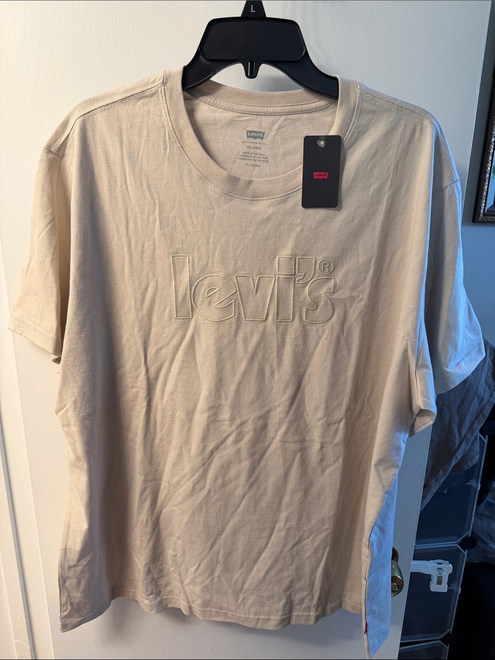 Levi's Men's Cream Embossed Logo Short Sleeve Tee